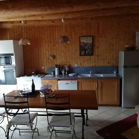 Holiday home Maison Typique Pleine De Charme Cantal *