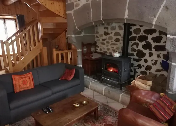 Maison Typique Pleine De Charme Cantal Nyaraló Peyrusse